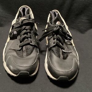 Nike Huarache Air Black and White Men's Sneakers